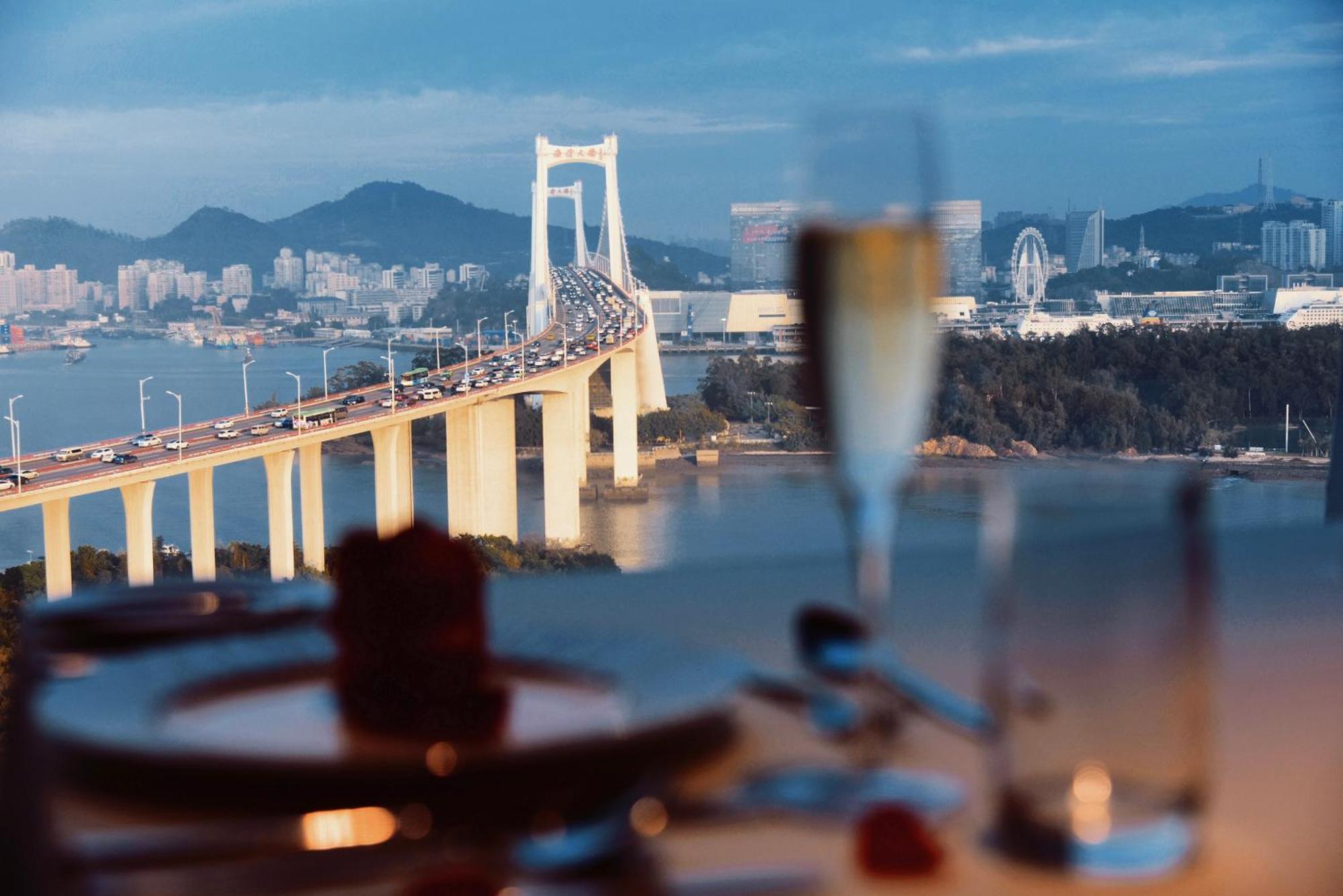 Hualuxe Xiamen Haicang Habour View Экстерьер фото